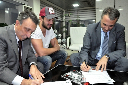 Murat Boz, Beşiktaş Kulübü Başkanı Orman'ı ziyaret etti