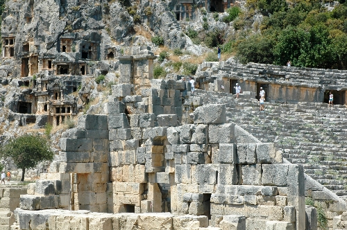 Myra Antik Tiyatrosu kazısı, The New York Times'da