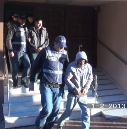 Narkotik polisi uyuşturucu satışını görüntüledi
