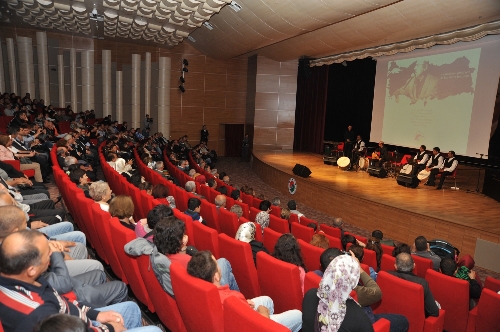 Neşet Ertaş, Antalya'da türkülerle anıldı