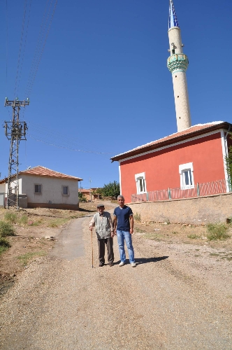 Neşet Ertaş'ın ölüm haberi, gençlik yıllarının geçtiği köyü yasa boğdu