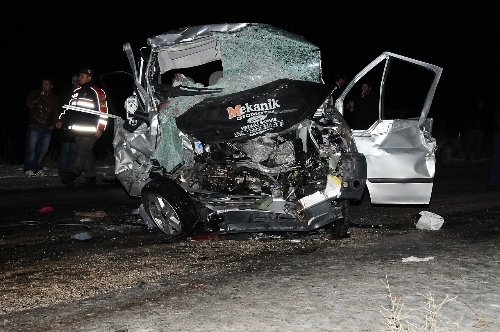 Nevşehir'de buzlu ve kaygan yolda kaza: 4 ölü, 2 yaralı