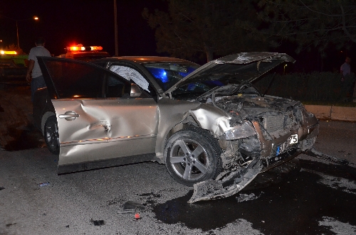 Niğde'de trafik kazasında biri bebek 9 kişi yaralandı