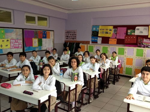 Nil Koleji'nde haftada 13 saat İngilizce dersi veriliyor