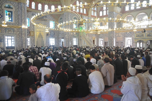 Nizamiye'de ilk bayram namazı kılındı