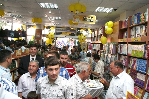 NT, Gaziantep'e moral için 152. mağazasını Nizip'te açtı