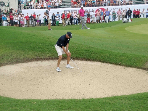 Olaylı başlayan Profesyonel Golf Turnuvası devam ediyor