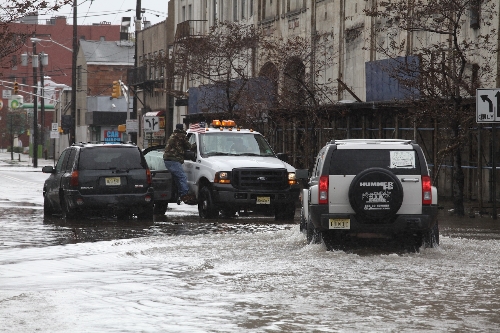 Ölü sayısı 39'a çıktı, New York'ta 80 ev yandı