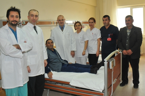 OMÜ'de kalp krizi geçiren hastaya tek seferde 4 ayrı ameliyat yapıldı