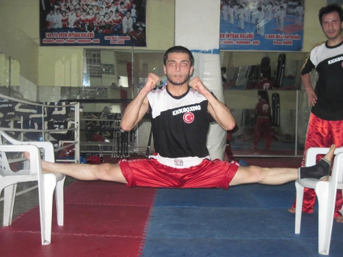 Öner, kick boksta Osmaniye'ye temsil edecek