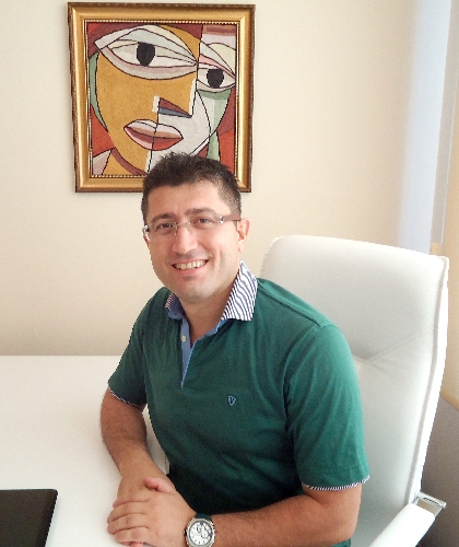 Opr. Dr. Çakır: Yüzdeki üzgün ve yorgun ifadelerden kurtulmak mümkün