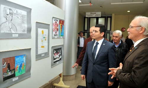 Orta öğretim öğrencilerinden 'sigara ile mücadele' konulu resim sergisi