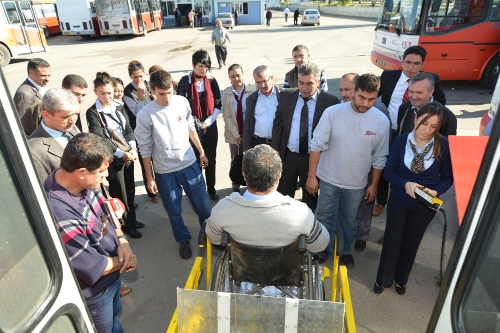 Otobüs şoförlerine engellilerle iletişim semineri verildi