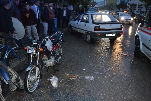 Otomobil ile motosiklet çarpıştı: 1 yaralı