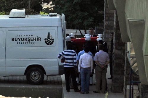 Özal'ın naaşı Adli Tıp'ta