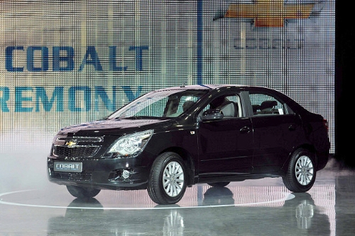 Özbekistan yeni model otomobili Cobalt'ı görücüye çıkardı