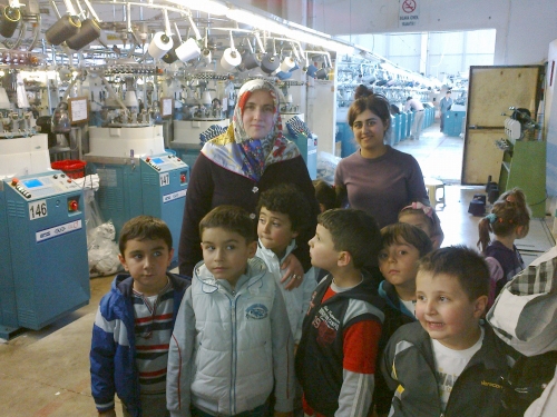 Özel Ergin Koleji öğrencileri, Eren Çorap Fabrikası'nı ziyaret etti