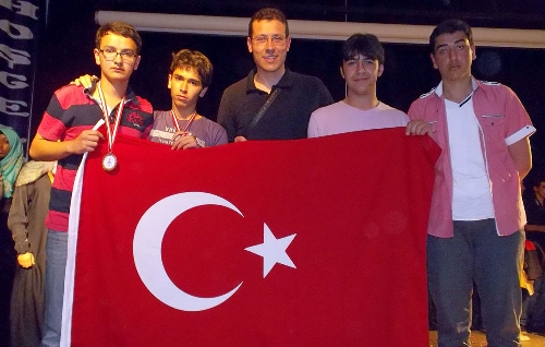 Özel Sultan Murat Koleji dünya 2. ve 3'lüğünü elde etti
