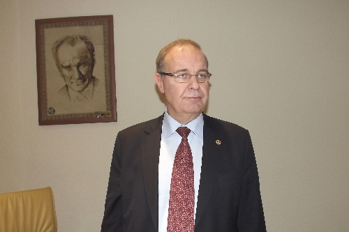 Öztrak: CHP heyeti, orada büyük bir başarıya imza atmıştır