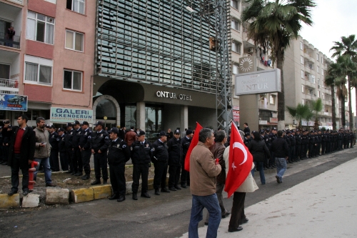Patriot füzelerini kuracak askerler protesto edildi