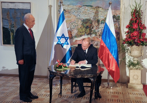 Peres, Putin'le Ortadoğu'yu görüşmek için Rusya'ya geliyor