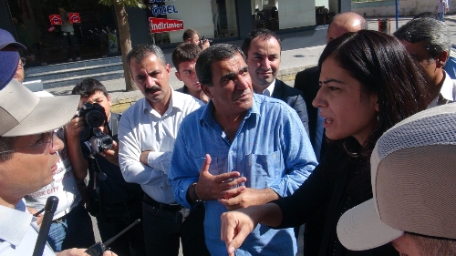 Polis Batman'da yürümek isteyen BDP'lilere müdahale etti