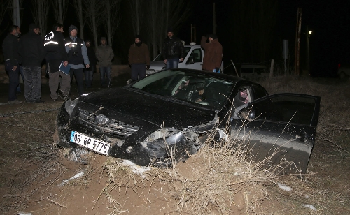Polisin 'dur' ihtarına uymayan sigara kaçakçılarını trafik kazası durdurdu