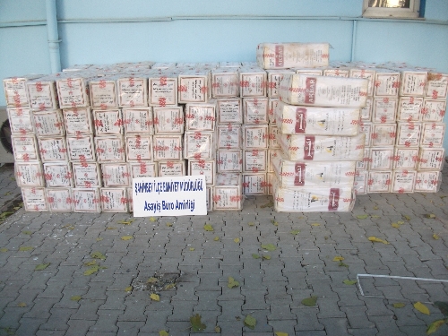 Polisten kaçan araçta bin 470 kilo kaçak çay ele geçirildi