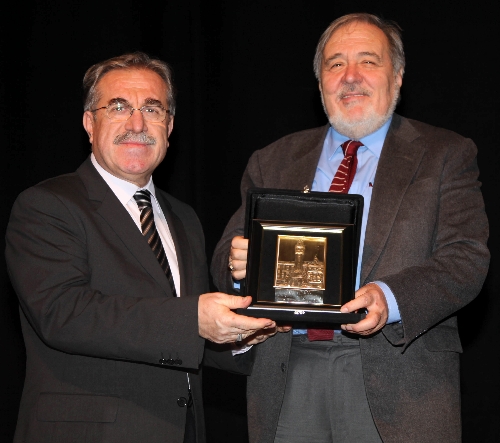 Prof. Dr. Ortaylı: Bu ülkede herkes Osmanlıca okuyup yazmalı
