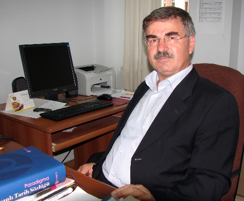 Profesöre hakaret eden MHP Genel Başkan Yardımcısı'na hapis ve tazminat cezası