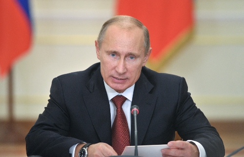 Putin: BM'den başka hiç kimse kime silah satacağımızı dikte edemez