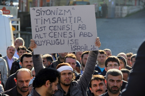 Rizeliler İsrail'e lanet yağdırdı