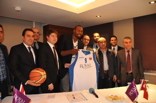 Royal Gaziantep Büyükşehir Basketbol Takımı, Joey Dorsey'e imzayı attırdı
