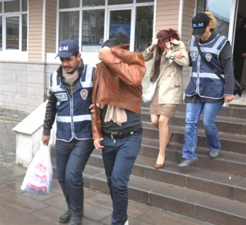 Rumen çifti balayında sahte kartla alışveriş ayırdı