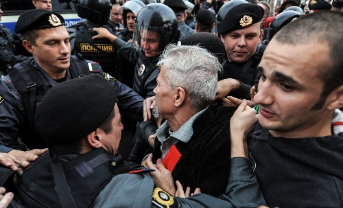 Rusya'da göstericilere polis müdahalesi: En az 40 gözaltı