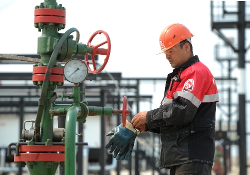Rusya'nın bütçe gelirlerinin yarısı petrol ve doğalgazdan