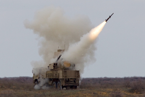 Rusya'nın Suriye'ye de sattığı Pantsir'ler, hedefi vurdu