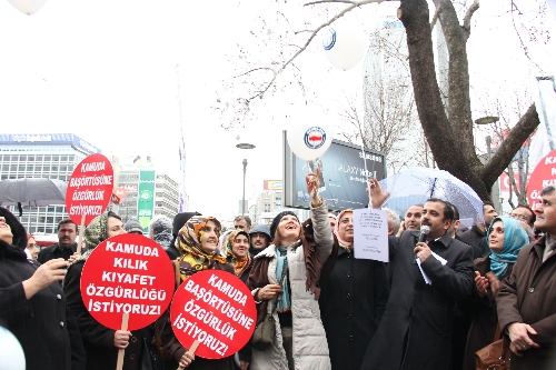 Sağlıkçılardan kamuda kıyafet özgürlüğü kampanyasına destek