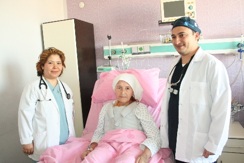 Şah damarı yüzde 90 tıkalı olan hasta, 2 ameliyatla sağlığına kavuştu