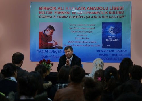 Şair Yaşar Beçene: Şiiri şiar edinmiş bir toplumda yaşıyoruz