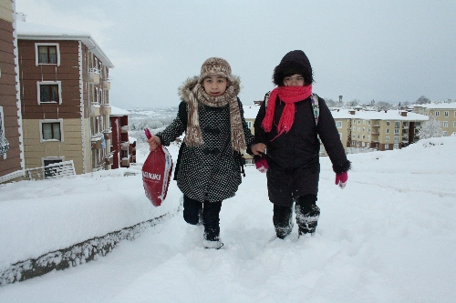 Sakarya'da 180 köy yolu ulaşıma kapandı