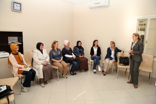 Sakarya'da ailelere çocuk gelişimi eğitimi veriliyor