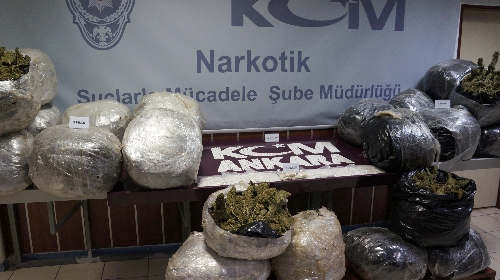Saman çuvalları arasında uyuşturucu sevkiyatı 'hassas burunlara' takıldı