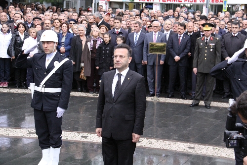 Samsunlular, vefatının 74. yıl dönümünde Atatürk'ü andı