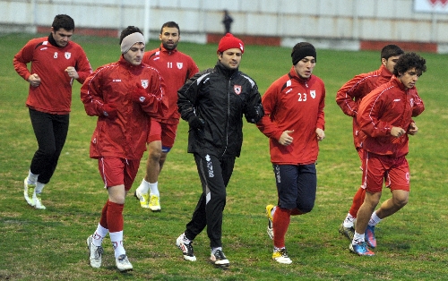 Samsunspor antrenmanlara devam ediyor