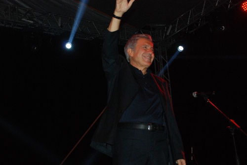 Sanatçı Zülfü Livaneli, İzmit'te konser verdi