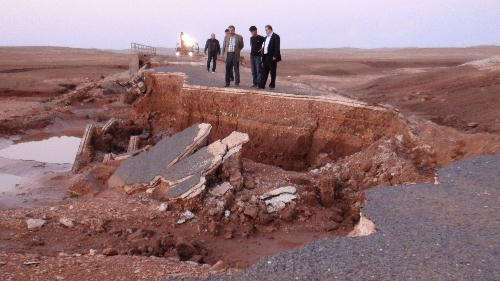 Şanlıurfa'da sele kapılan araçlar sınırı aştı; 5 araç Suriye'de çıktı