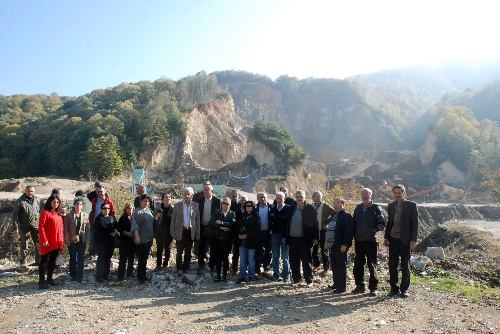 Sapanca Gölü çevresindeki taş ocağına tepki gösterildi
