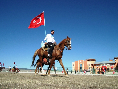 Sarıkamış'ta kurtuluşun 92'inci yıl coşkusu
