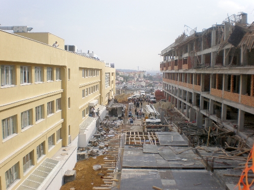 Sarıyer'de okul inşaatı çöktü: 2 ölü